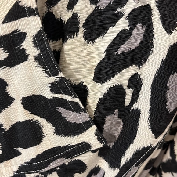 Silk Gray and Black Leopard Print Jacket by A. Giannetti / Size Large - Picture 7 of 10